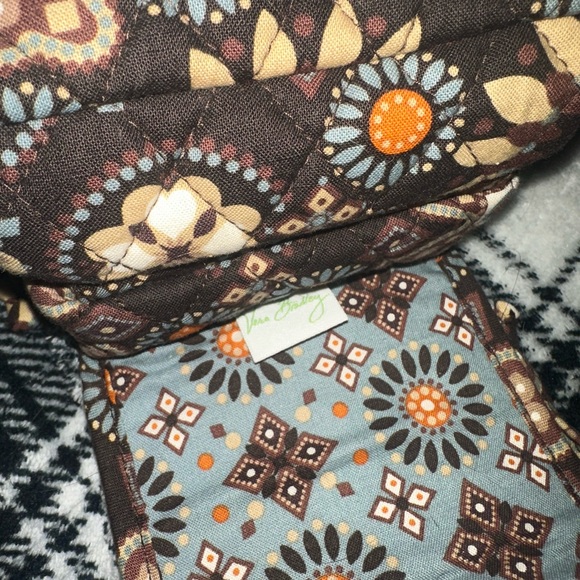 vera bradley makeup bag - Picture 3 of 3